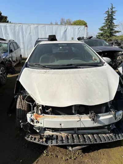 Toyota Prius 2013 en desarme